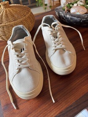 Size women’s 10.5, men’s 9, Rothy's The Lace Up Cowboy Cream sneakers